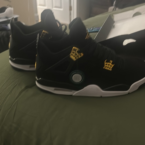 Men’s Jordan 4’s crowns size 11 brand new - Picture 2 of 3